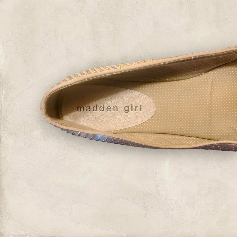Madden Girl Iridescent Rhinestones Gold Flats Size 8.5 - Picture 5 of 7